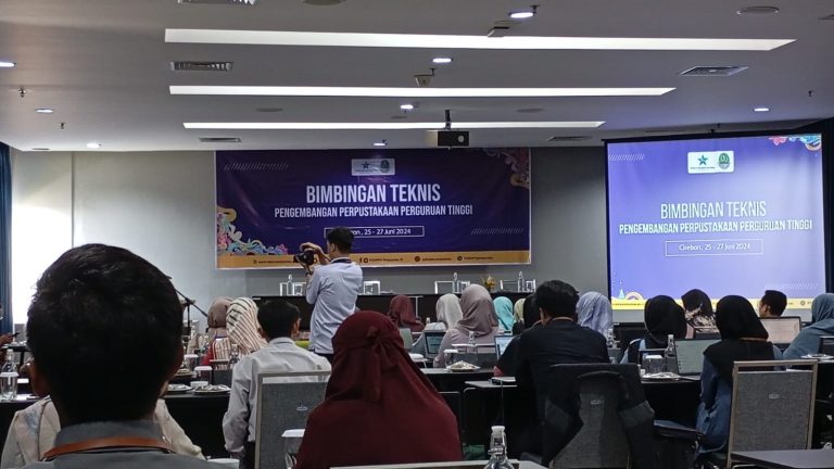 Pustakawan UBP Karawang Menghadiri Bimbingan Teknik Pengembangan Perpustakaan Perguruan Tinggi